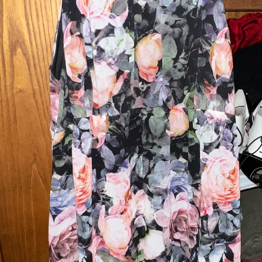 MAMA MATERNITÉ H&M Floral Maternity Dress - Black with Pink Roses